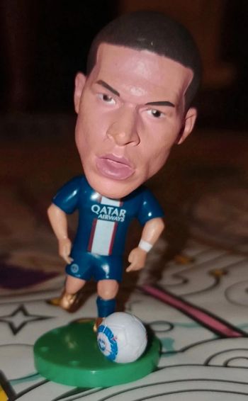 Petite figurine football neuve Kylian m'bappé PSG Paris Saint-Germain