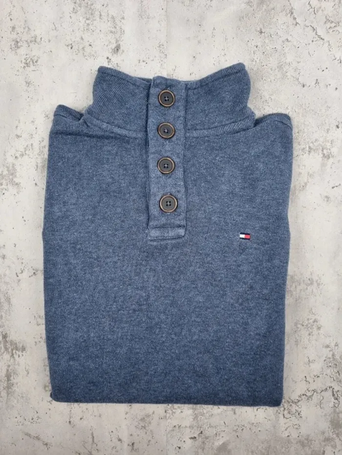 Pull col montant boutonné Tommy Hilfiger bleu – Taille M Hommes (mesures en photos) - photo numéro 2
