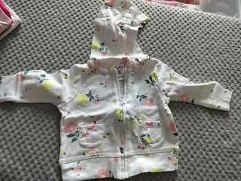 Gilet fleuri carter's en 3 mois neuf 