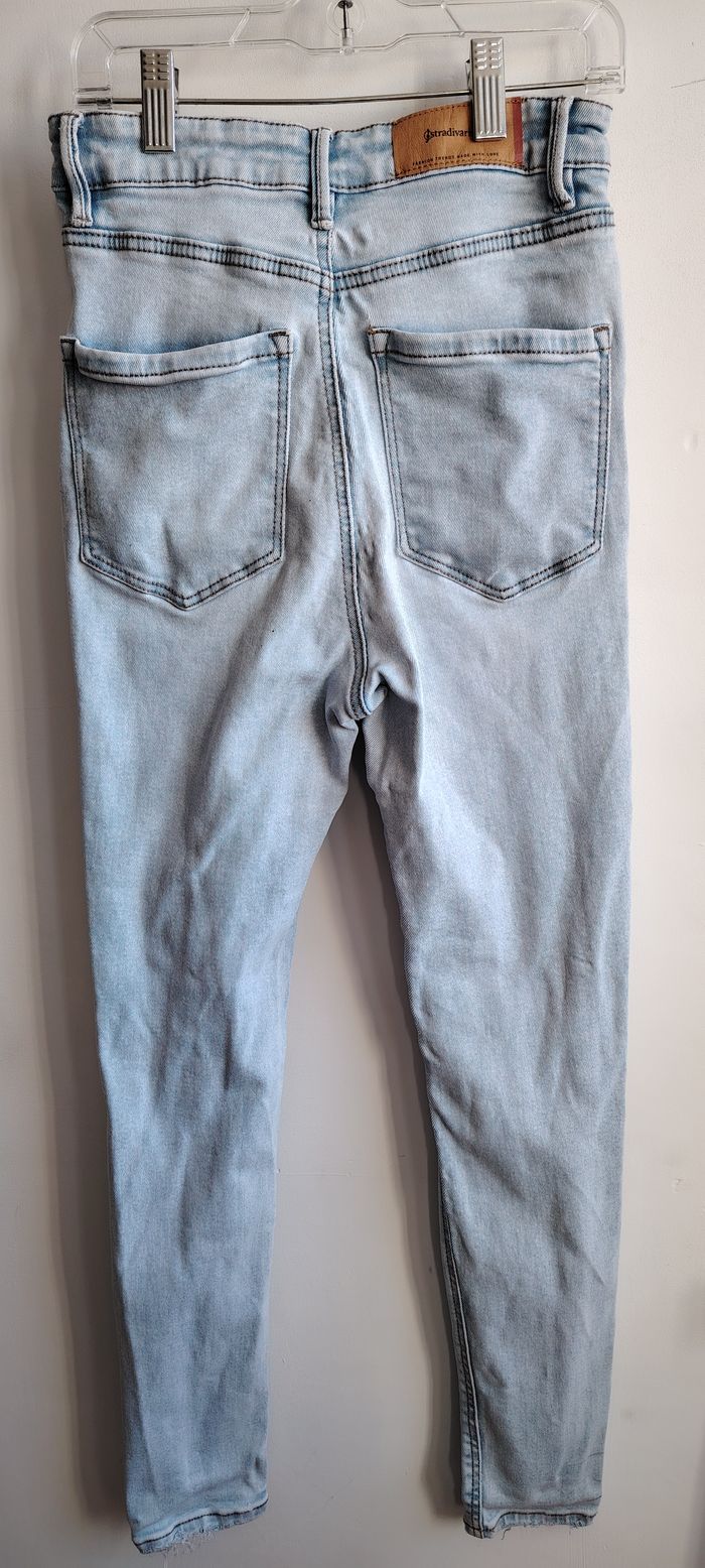 Jean bleu destroy Stradivarius – Taille 36 - photo numéro 3