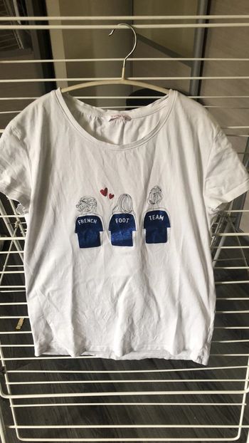 TEE shirt
