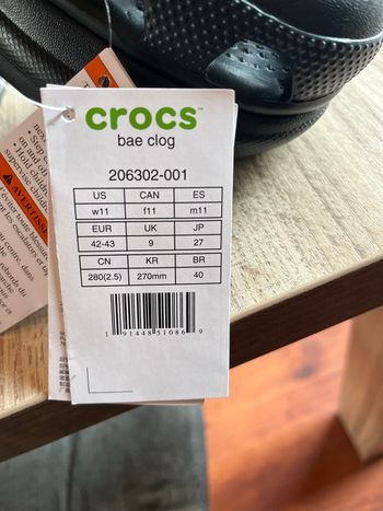 crocs