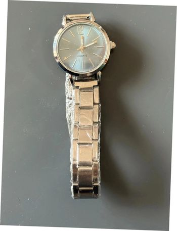 Montre argentée à cadran anthracite