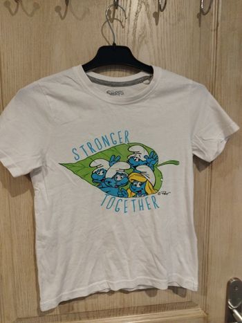 T-shirt schtroumpf  7 ans