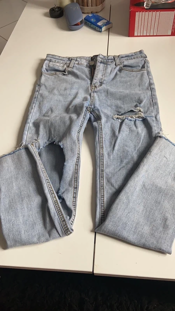 Jeans Troué