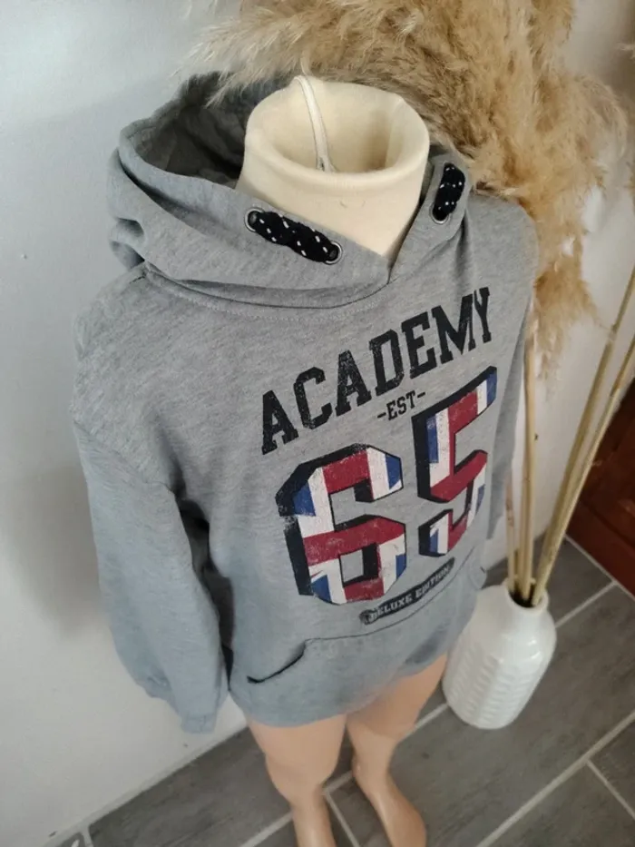 Pull garçon 🧑 8/9 ans - photo numéro 3