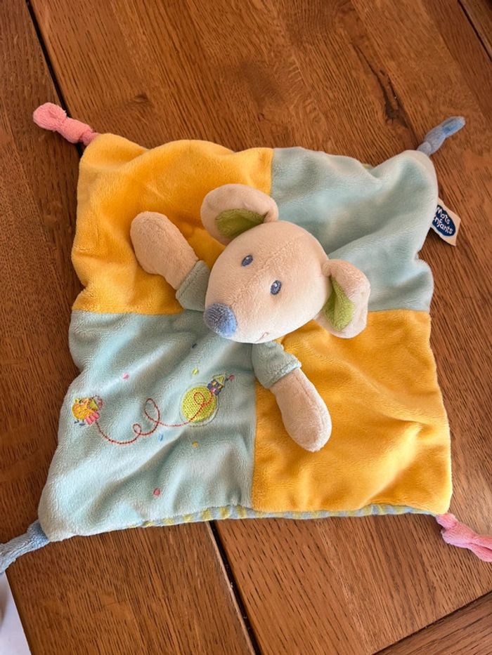 Doudou souris turquoise et jaune mots d’enfants