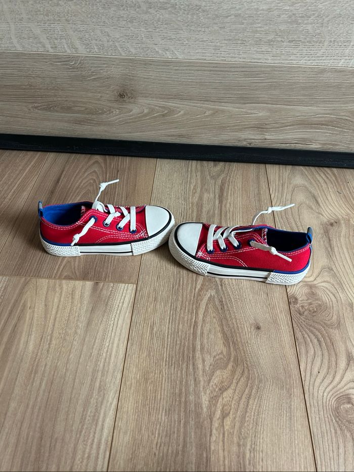 Chaussures à lacets élastiques