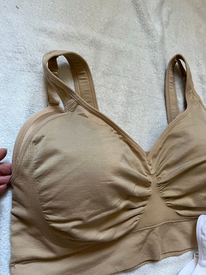 Lot 2 brassières Taille 44 - photo numéro 8