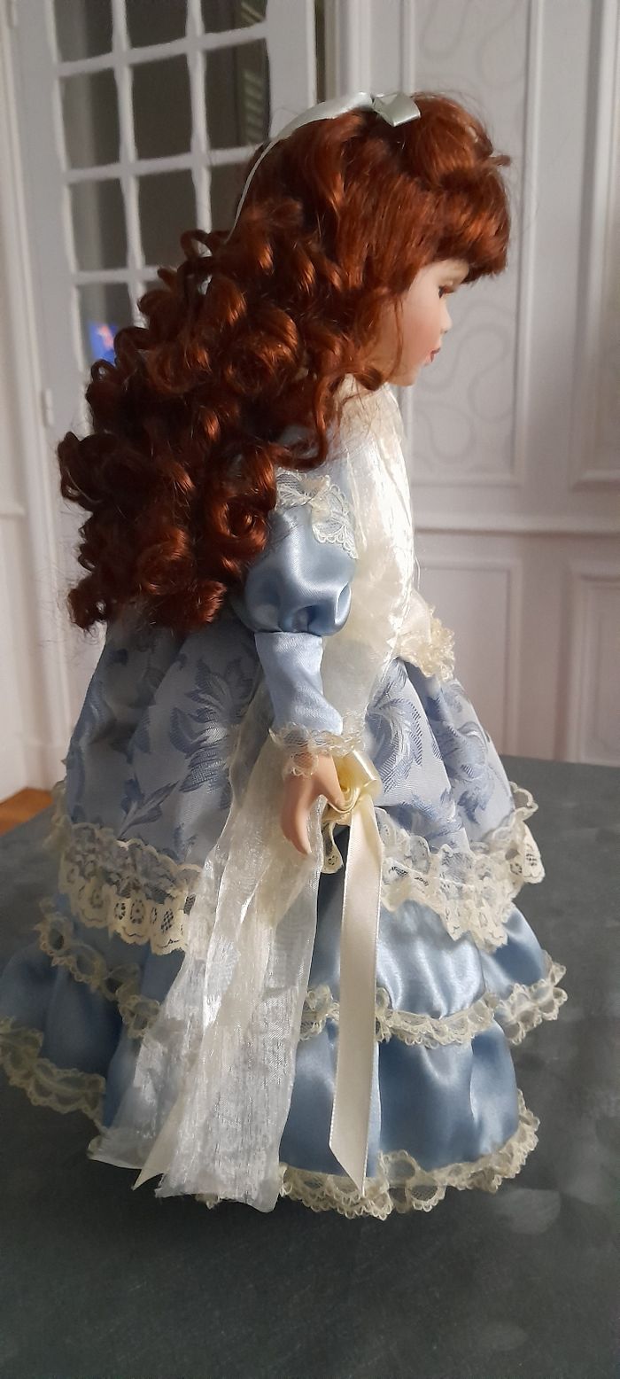 Poupée en porcelaine - photo numéro 6