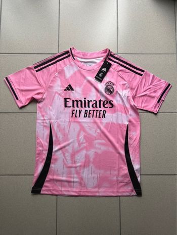 Maillot Adidas Real Madrid rose édition spéciale