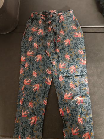 Pantalon tape a l'oeil bon état