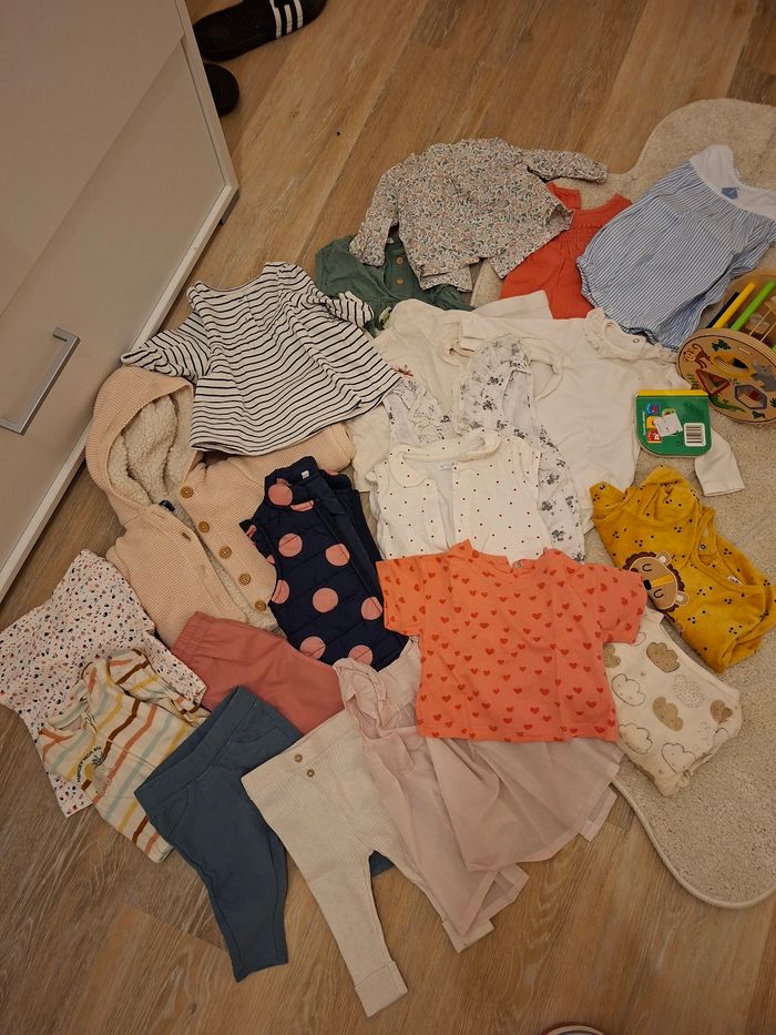 Lot de vêtements - photo numéro 2