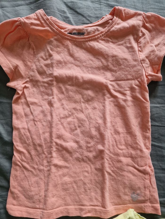 Lot de 3 tee-shirts 4ans - photo numéro 2