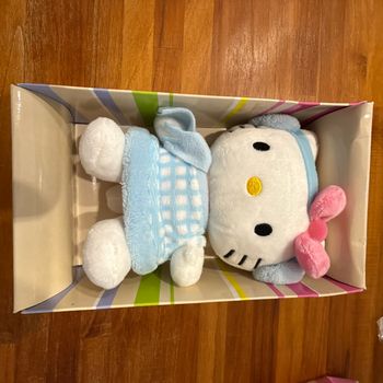 Peluche doudou, Hello Kitty de marque sanrio 2010