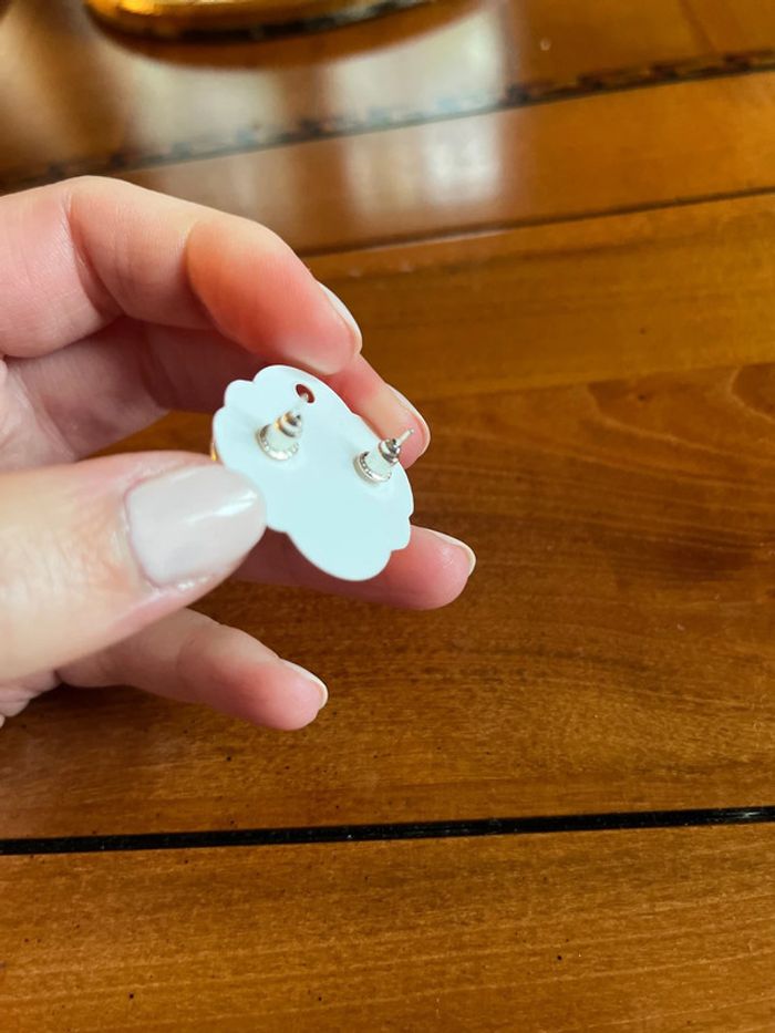 Boucle d’oreille fille neuve - photo numéro 2