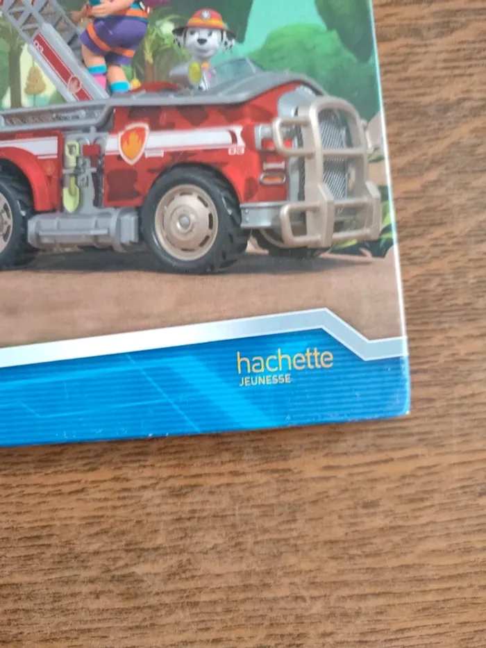 Livre paw patrol sauvetage sur une tyrolienne - photo numéro 4