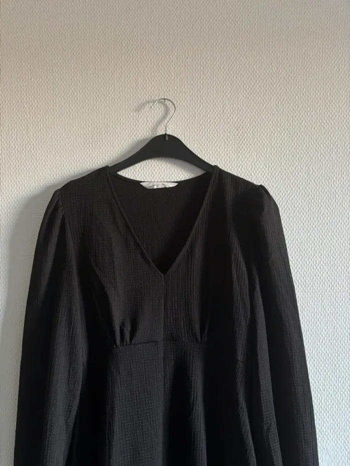 Joli robe noire manches longues - photo numéro 3