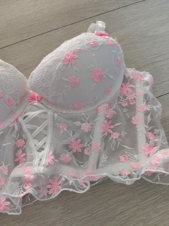 Soutien-gorge - photo numéro 2