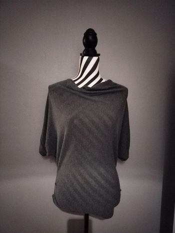 T shirt gris col légèrement tombant