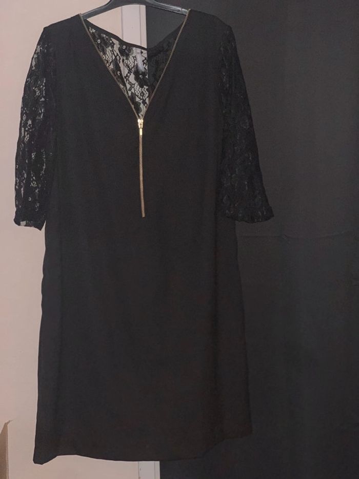Robe noir dentelle