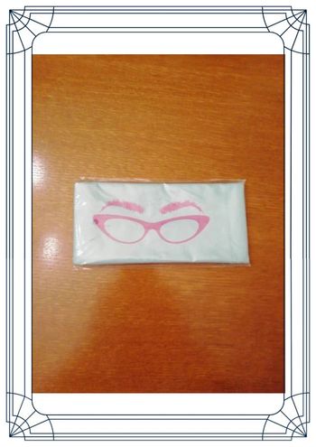 Pochette à lunettes maquillage NYX