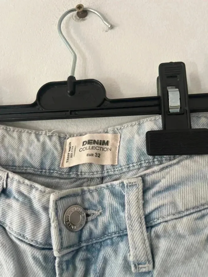 Jeans troué - Taille 32 - photo numéro 4