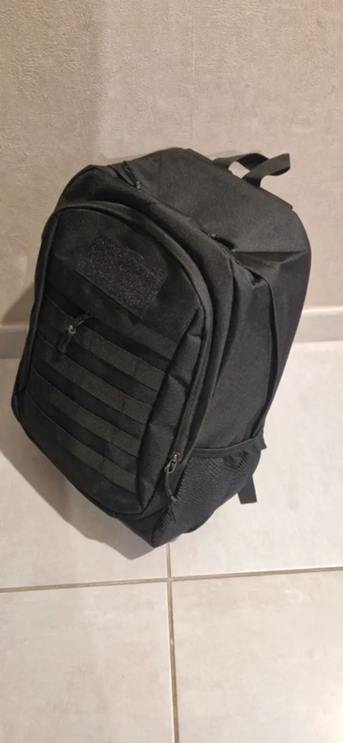 Sac à dos multipoches tactique 20l noir