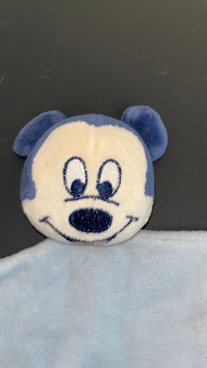 Doudou Mickey pour 1 euro seulement - photo numéro 2