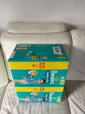 Couches Pampers Baby Dry taille 6