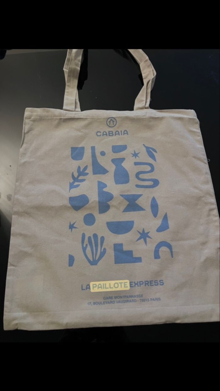Tote bag