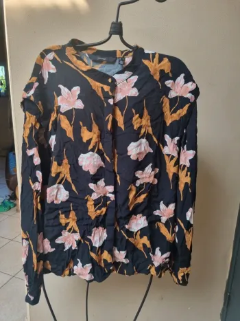 Chemisier noire orange et rose