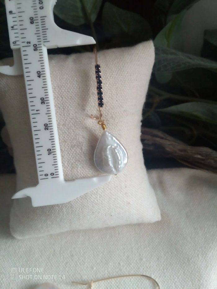 Boucles d'oreilles bohèmes perles d'eau douce naturelles - photo numéro 3