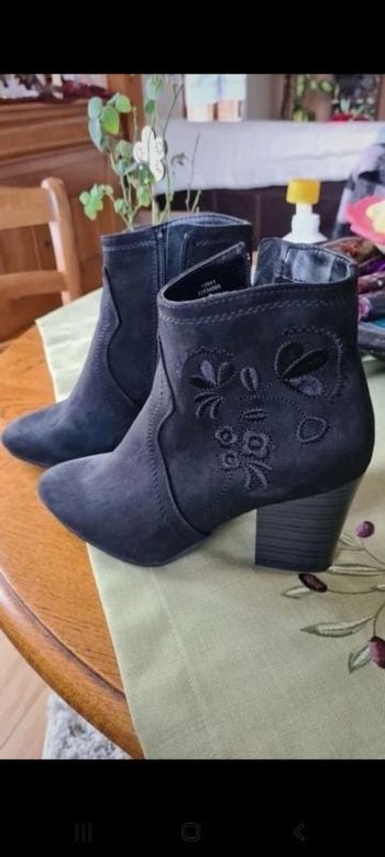 Paire de bottines neuve