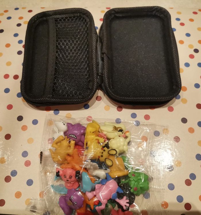 Pochette Pokémon et 24 figurines - photo numéro 2