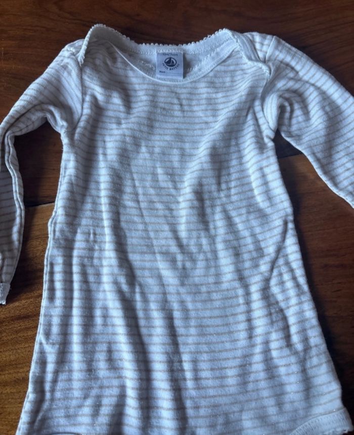 Lot de 4 bodies Petit Bateau 12M - photo numéro 7