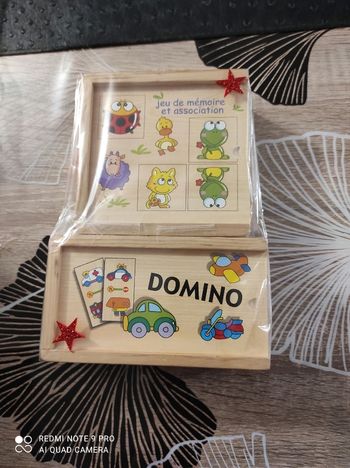Lot jeux bois domino/ jeu association