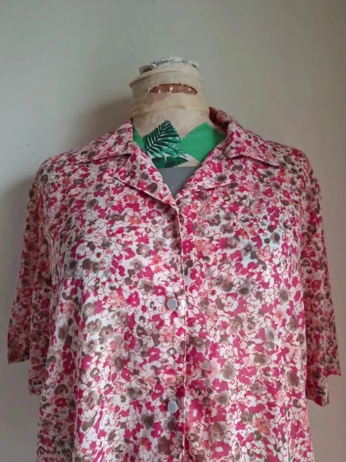 Chemise fleurie,légère, Gabrielle Vicenza, neuve, taille 46/50 - photo numéro 2