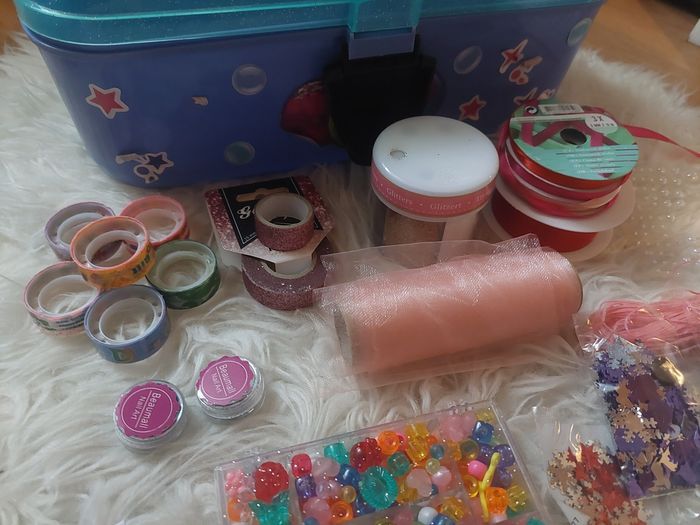 Lot accessoires loisirs créatifs (paillettes, rubans,organza, perles...) 🖌️ - photo numéro 2