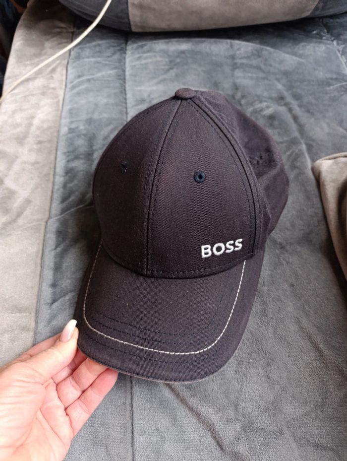Lot 2 casquettes Hugo Boss - photo numéro 8