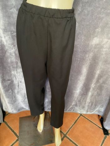 Pantalon noir classique taille 4