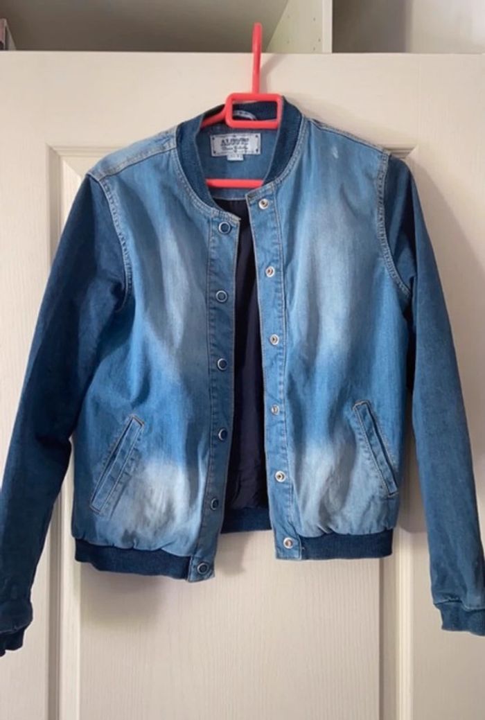 Veste en jean effet usé taille S