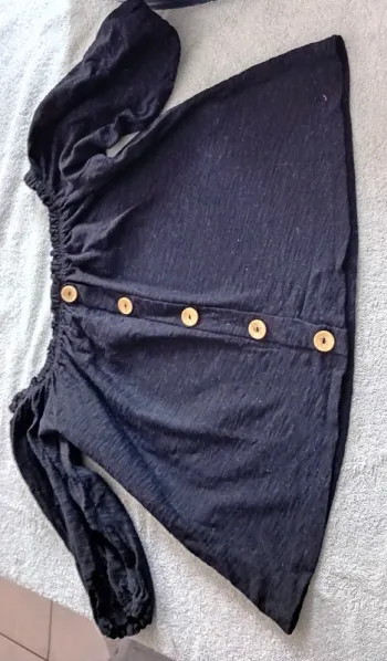 Très joli haut stradivarius noir taille 36