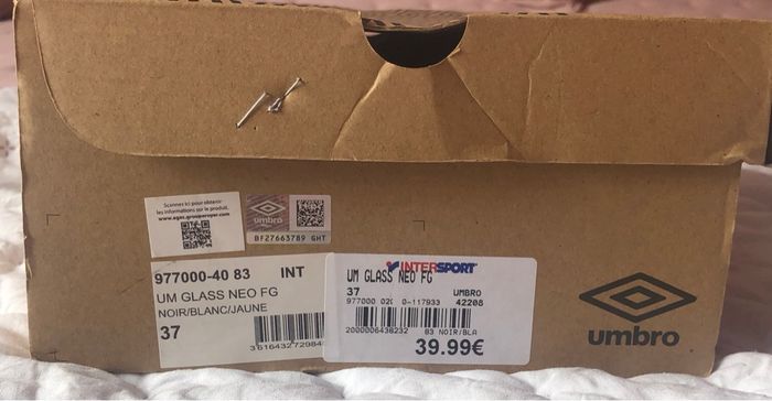 Crampons garçon umbro T37 - photo numéro 4