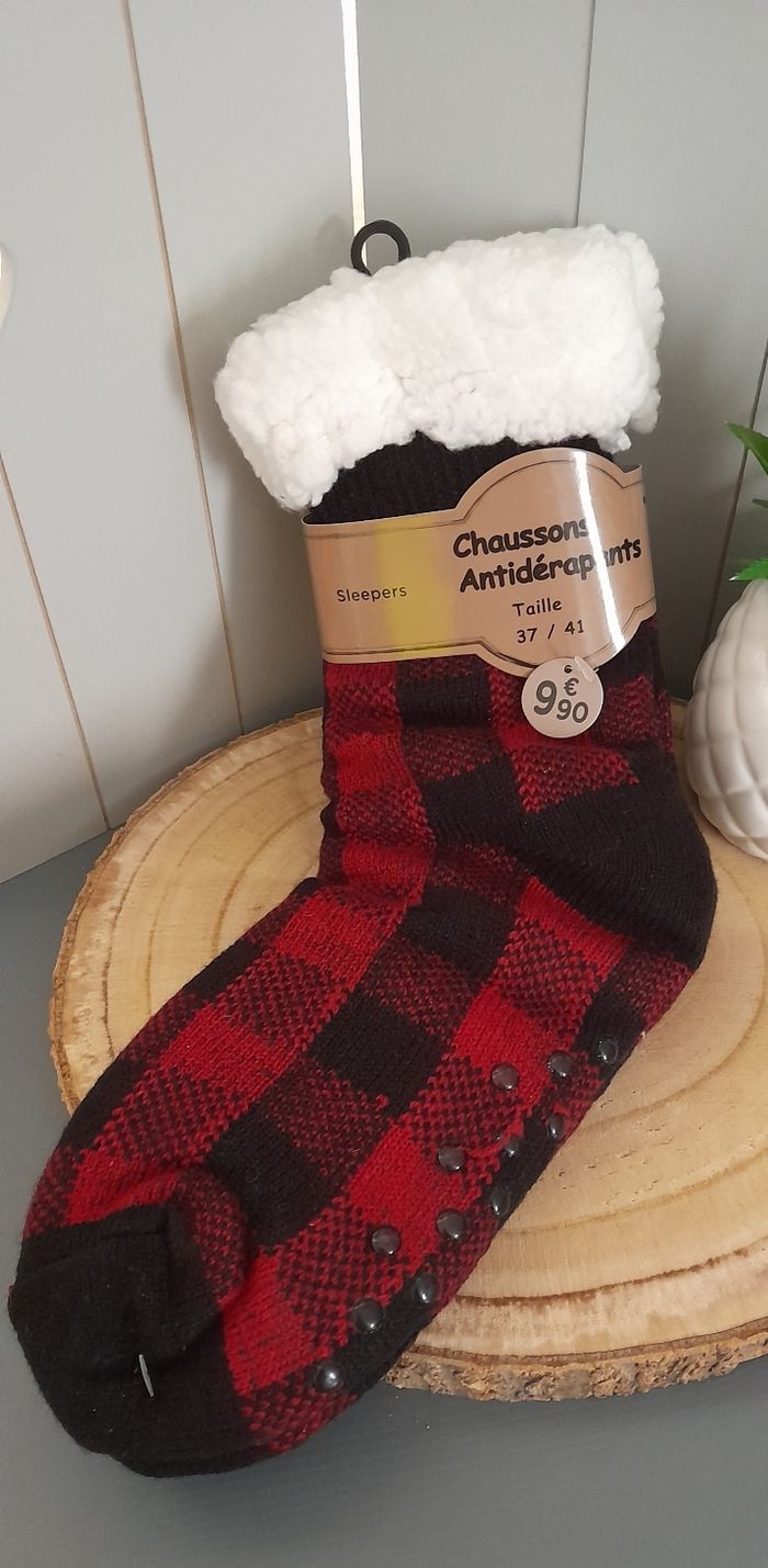 Chaussettes fourrées neuves anti derapantes