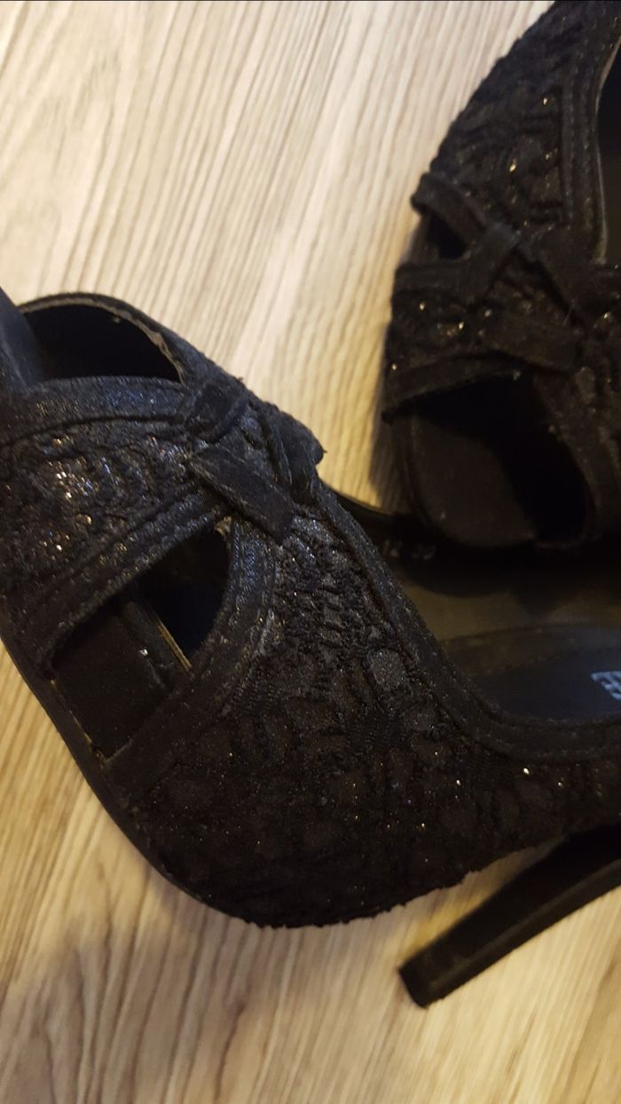 Escarpins chics taille  39 - photo numéro 3