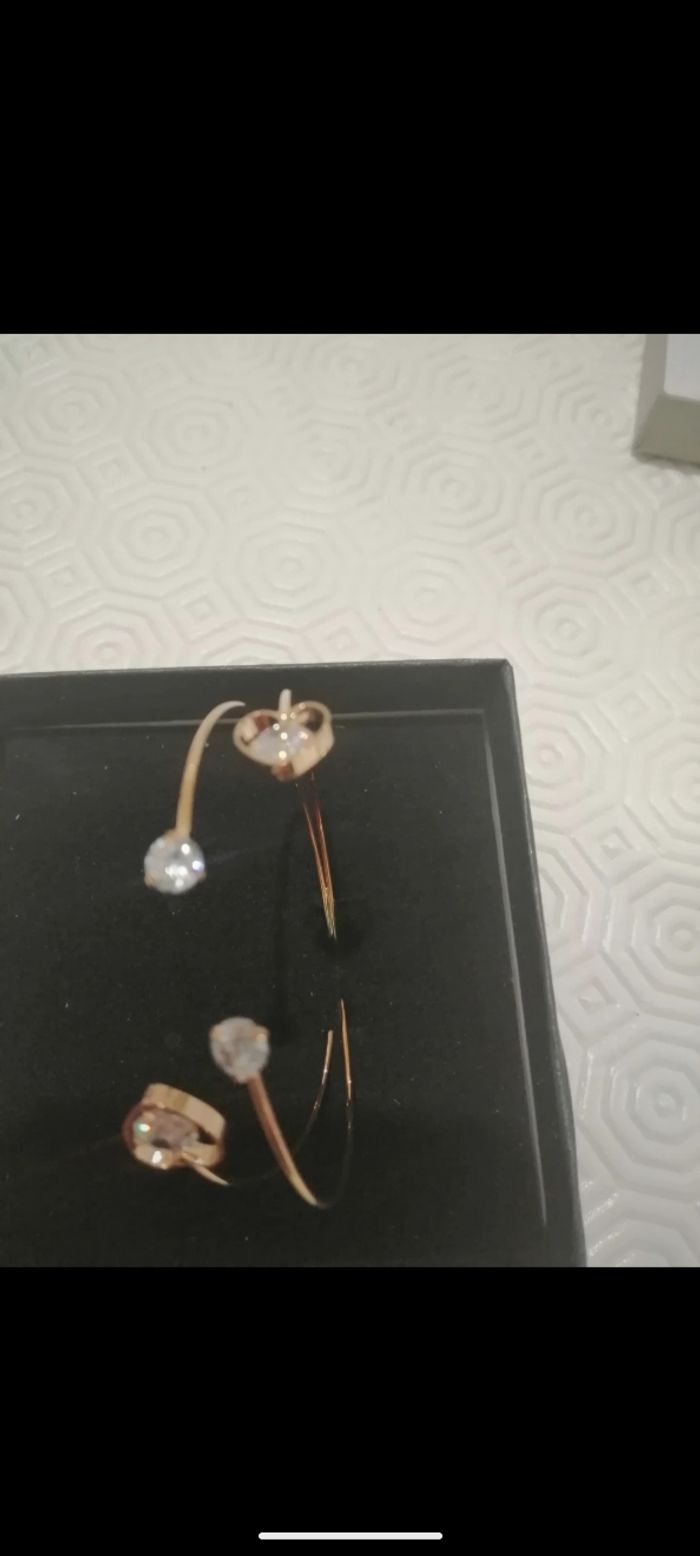 Beau bracelet Gioyes en plaqué or 24 carats sertis de zirconiums. - photo numéro 4