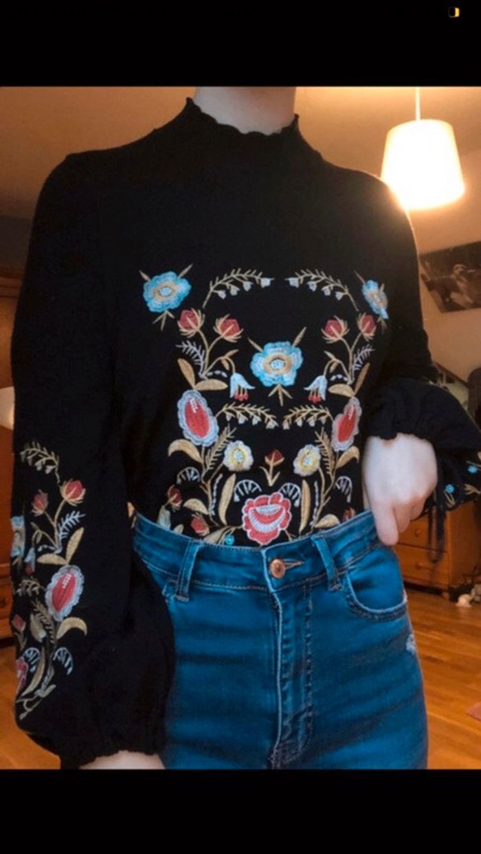 Pull à fleurs - photo numéro 2