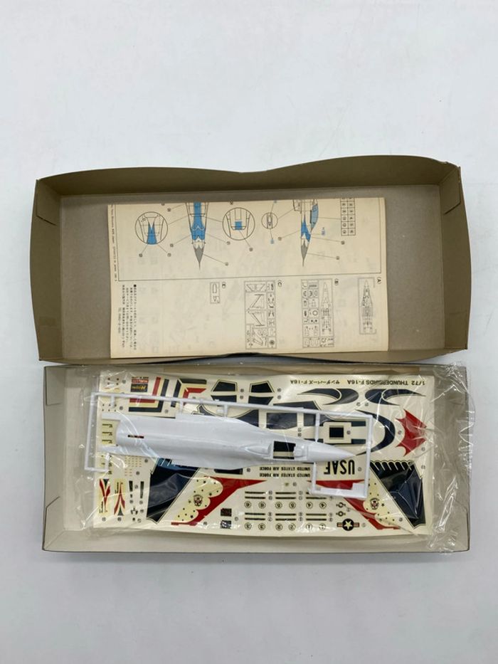 Maquette Hasegawa Thunderbirds F-16A Fighthing Falcon - photo numéro 2