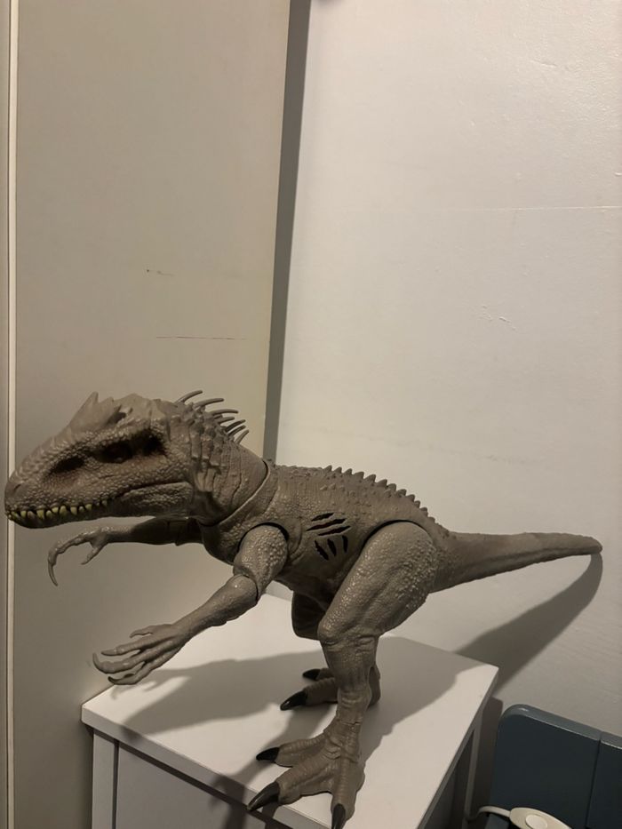 Dinosaure indominus rex jurassic world - photo numéro 5